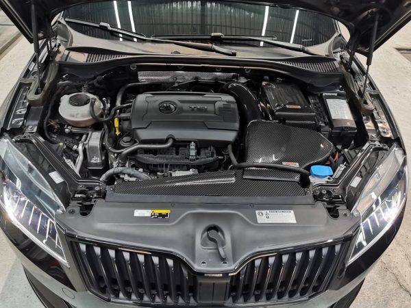 Volkswagen Passat Variant 330 TSI ARMASPEED Carbon Fiber Cold Air Intake